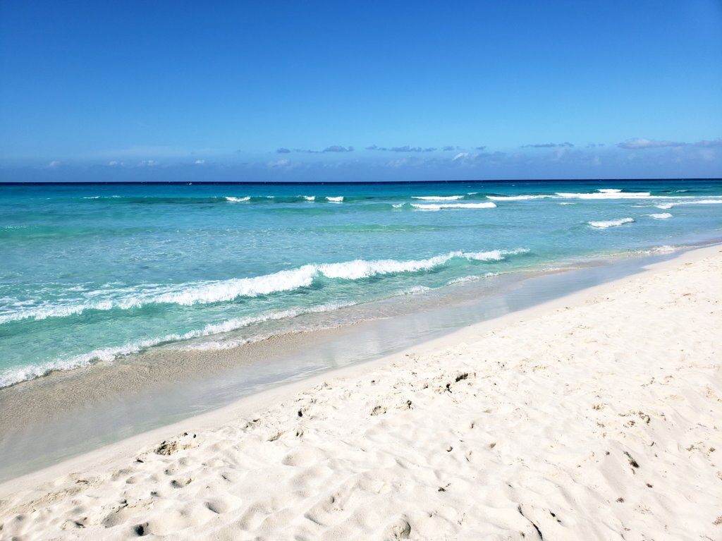 Turquoise and blue waters, soft white sands... Varadero beach