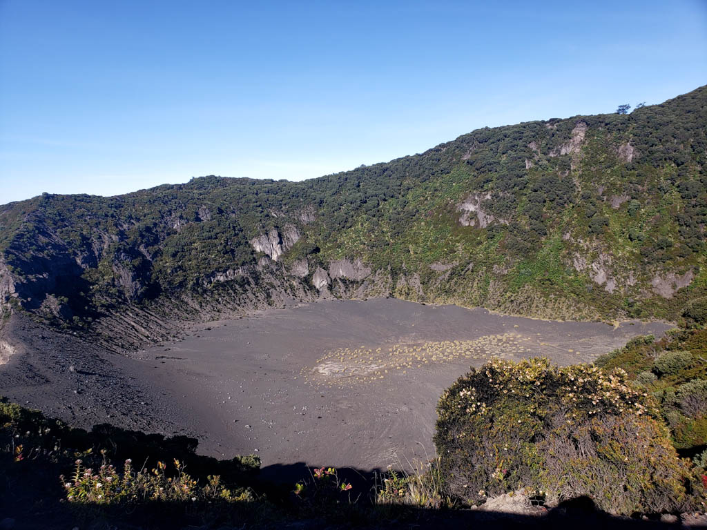 Diego de la Haya crater, Irazu volcano