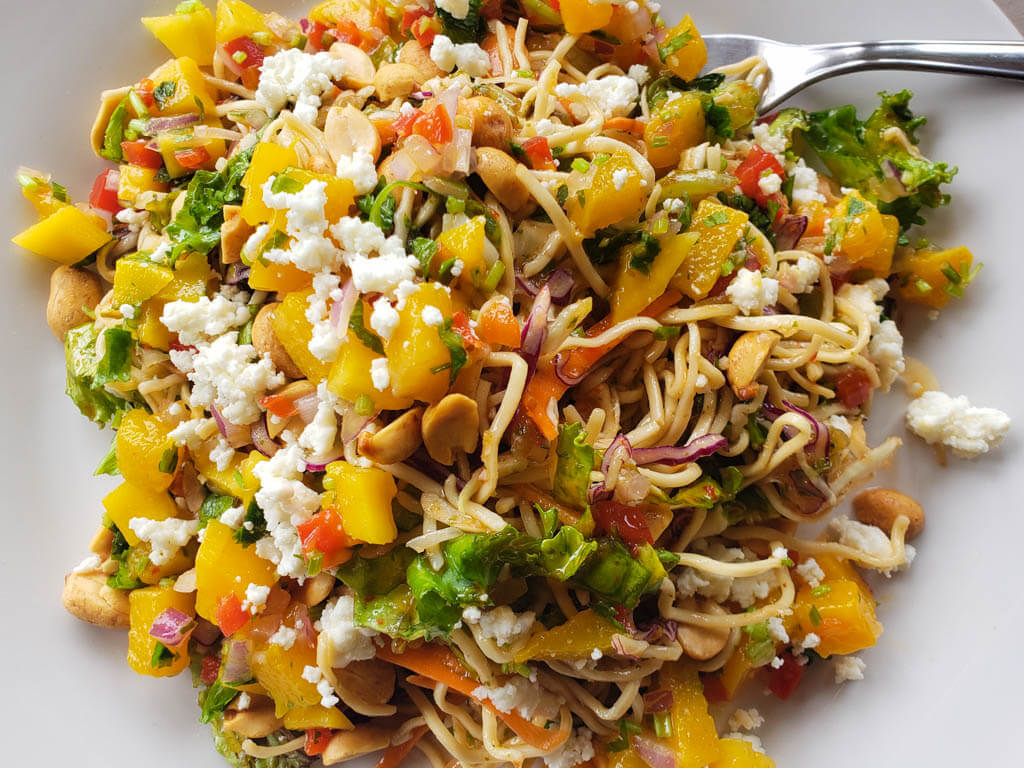 Asian veg salad with mango and cheese
