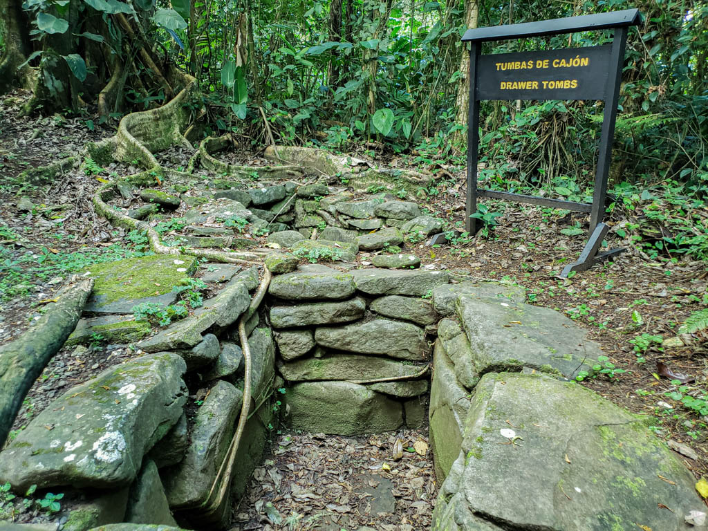 Drawer tomb at Guayabo