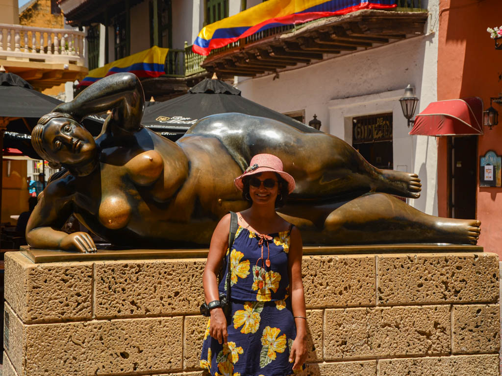 Pubali, posing next to Botero's La Gorda Gertudis statue.