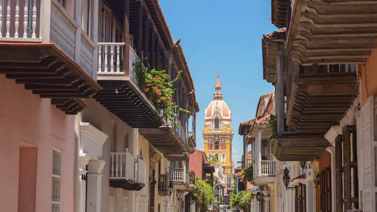 Cartagena- streets and Catedral de Santa Catalina de Alejandria