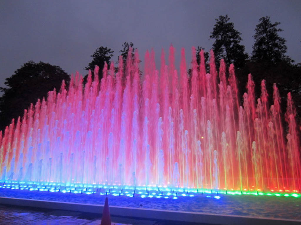 Magic Fountain at Parque de la Reserva, one of the best things to do in Lima, Peru in the evening.