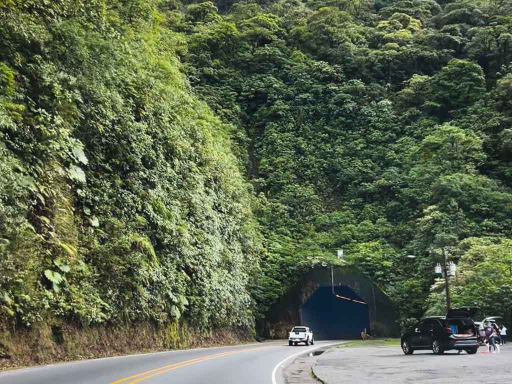 Entry way to the tunnel on Ruta 32 in Costa Rica.