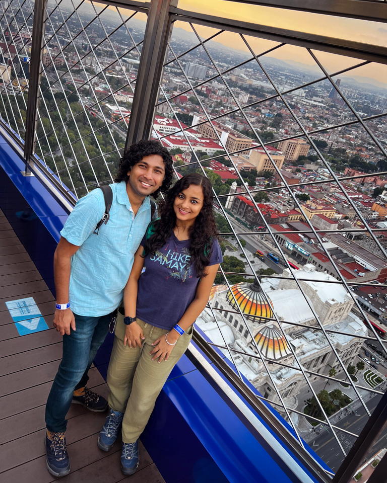 A couple at the 44th floor of Torre Latinoamericana in Mexico City.