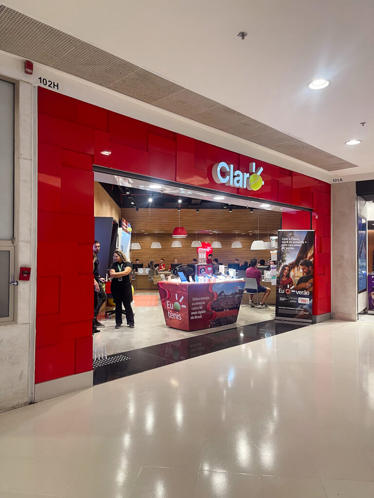 Claro Store in Shopping Leblon.