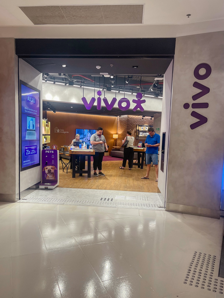 A Vivo Store in Shopping Leblon.