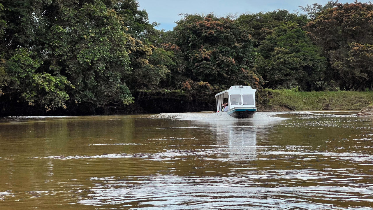 Boat to Tortuguero